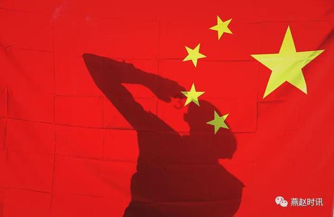 道士去给一人家算命，刚进门掉头就走：不算了，这一家子不是凡人